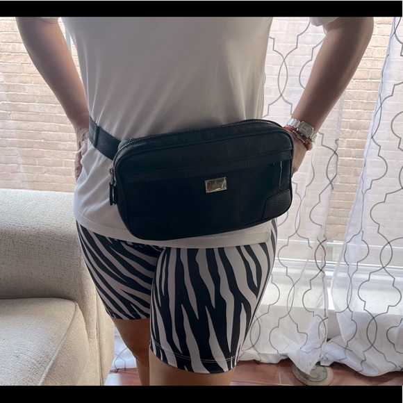 Gucci Black Crossbody Bag - Picture 1 of 4